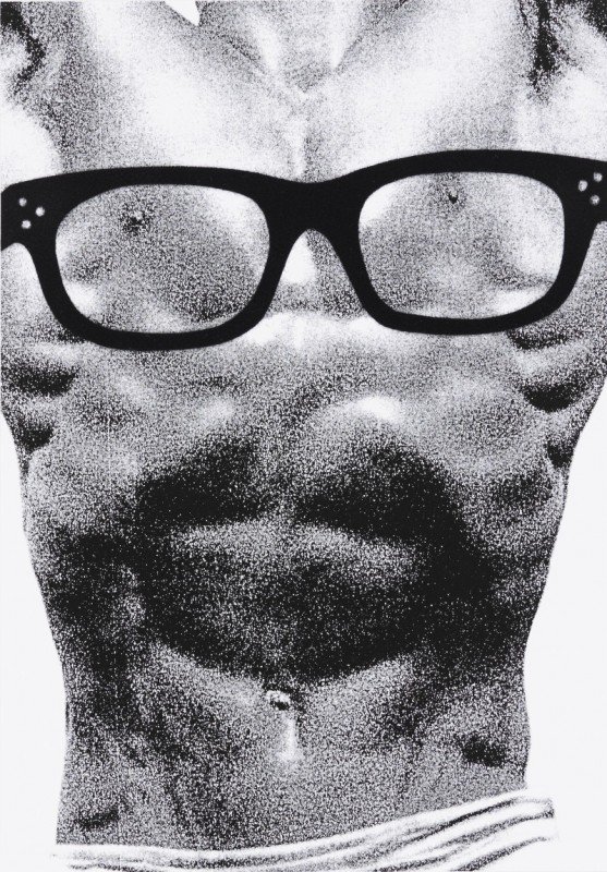 2Objekt Male upper body with glasses on the chest
