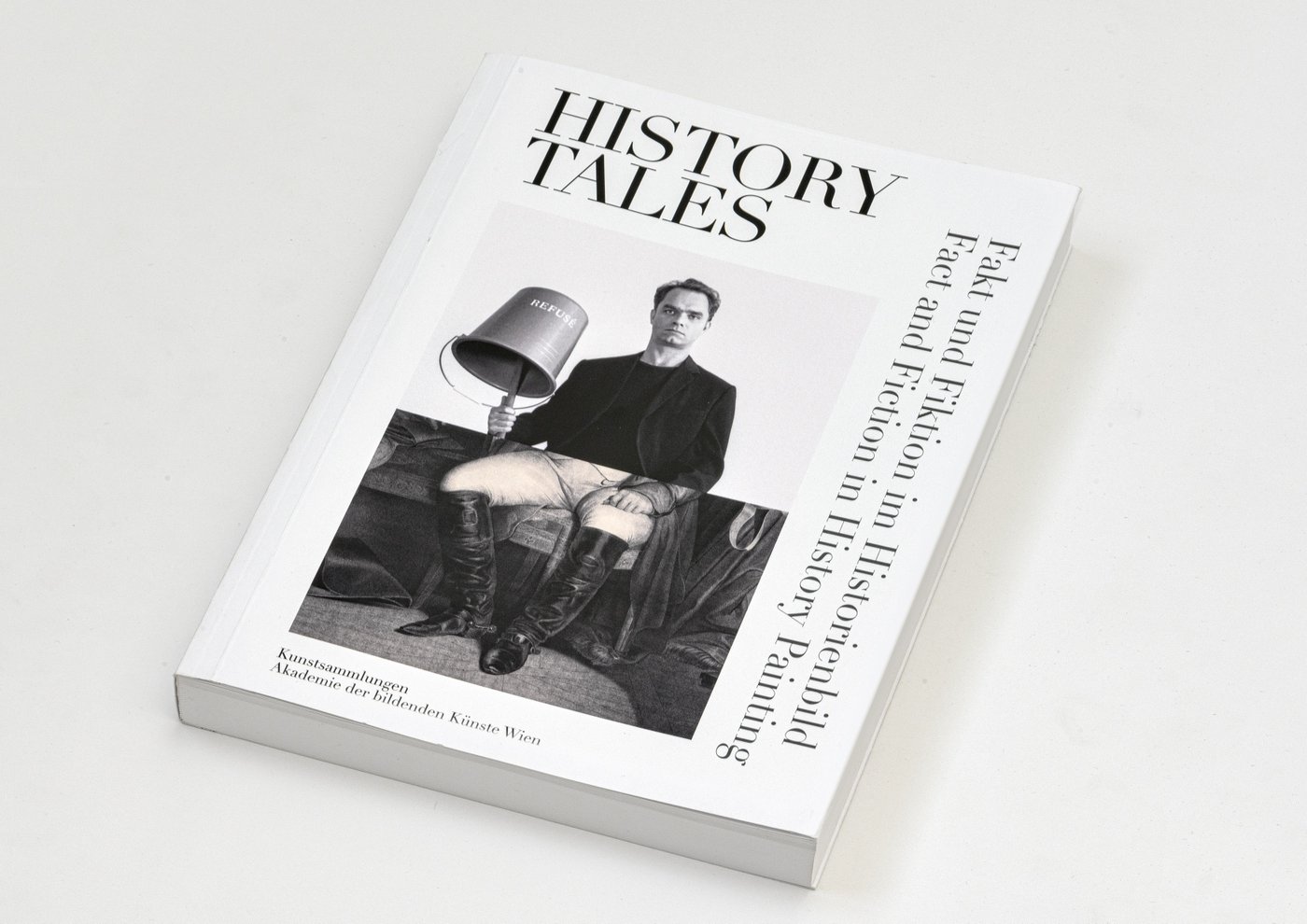 ein Foto von einem schwarz weiss Katalog