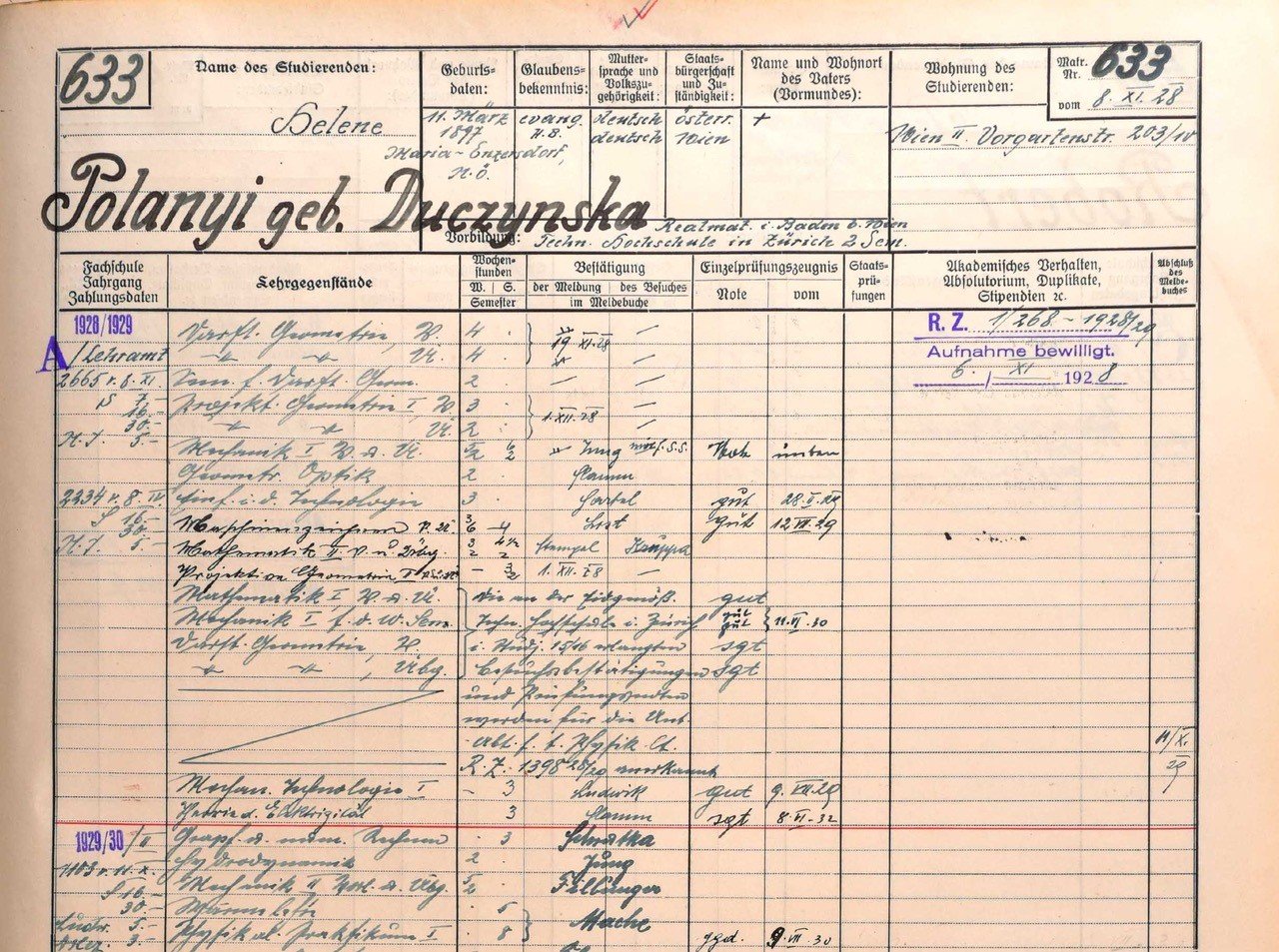 Archiv der TU Wien, Matrikelnummer 633/1928-29, Nationale Helene Polanyi geb. Duczynska, Detail gedruckter Studienakt der Architekturschule der Technischen Hochschule in Wien, 1. Seite eines Bogens in Folioformat mit den Stammdaten und Studiendaten von Helene Duczynska, mit handschriftlichen Einträgen in schwarzer und blauer Tinte (Detail des oberen Teils).